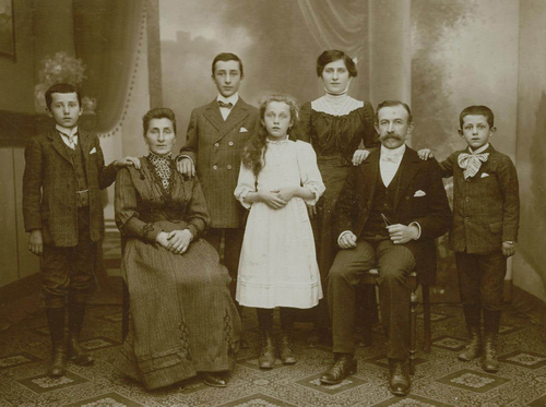 Jean-Pierre et Suzanne Lanners et enfants, 1913